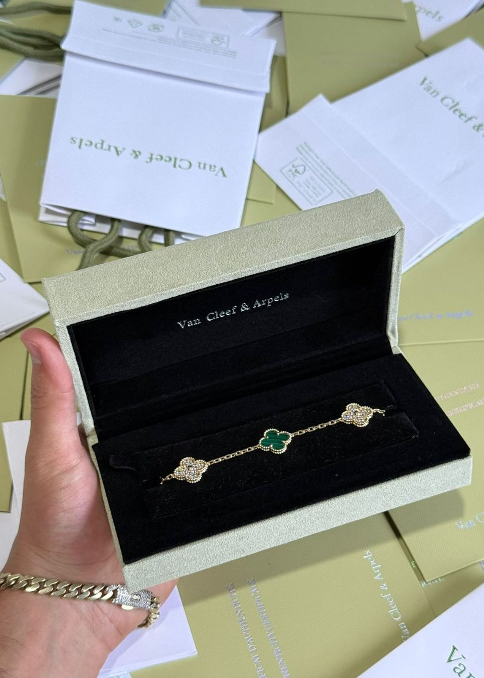 Pulso Tipo Van Cleef Verde con Zirconias